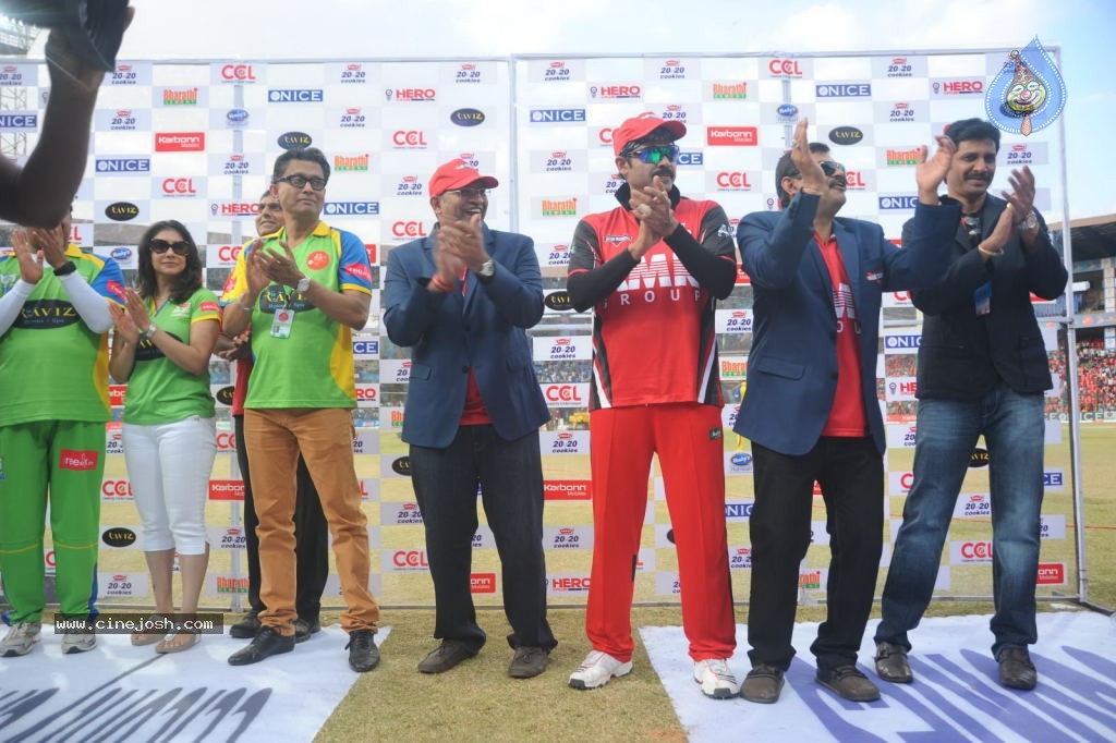 Telugu Warriors Vs Kerala Strikers Match Photos 02 - 86 / 114 photos