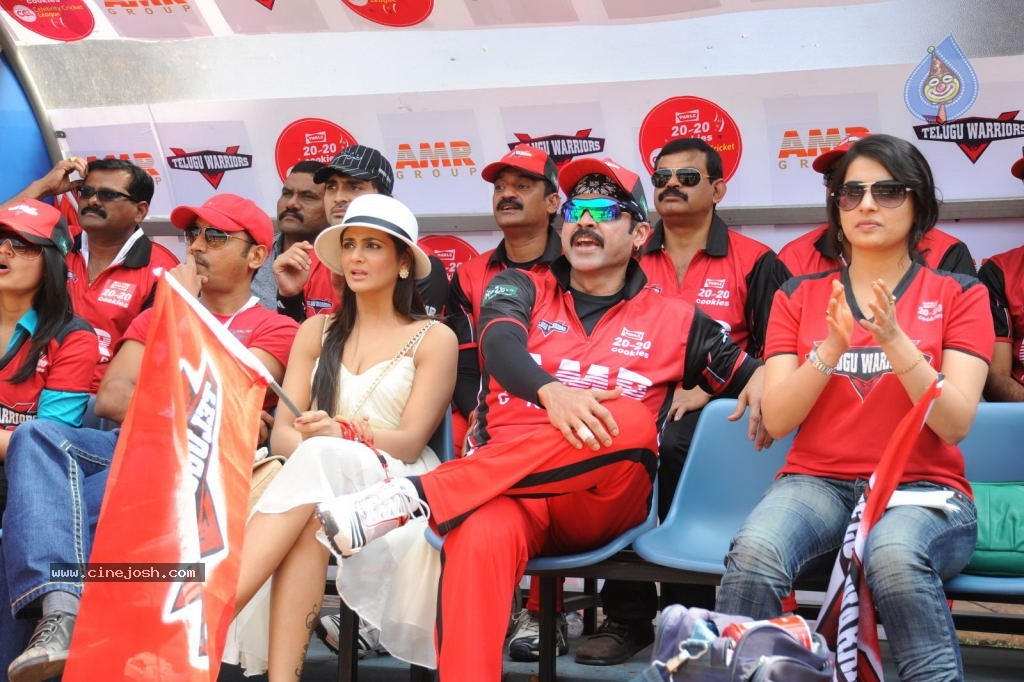 Telugu Warriors Vs Kerala Strikers Match Photos 02 - 108 / 114 photos