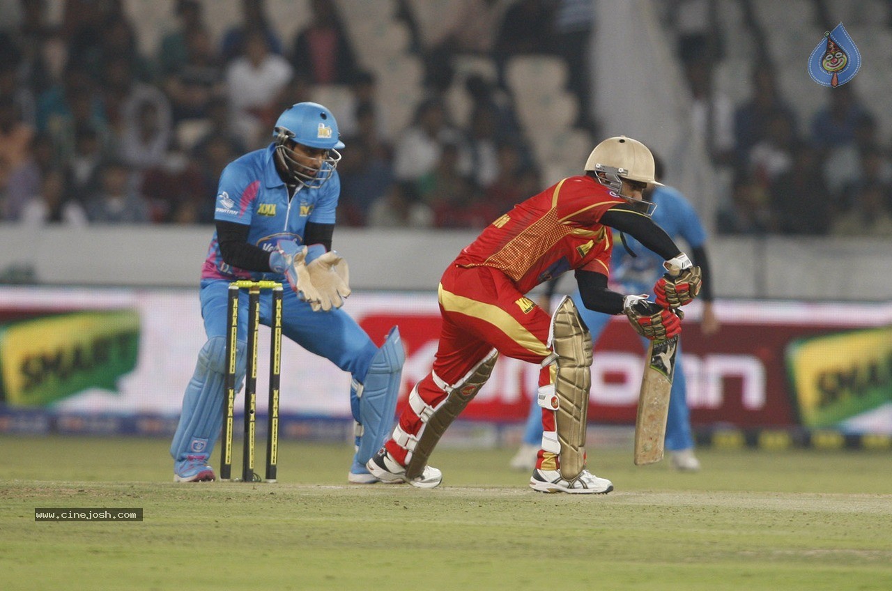 Telugu Warriors Vs Mumbai Heroes Match Photos - 1 / 150 photos
