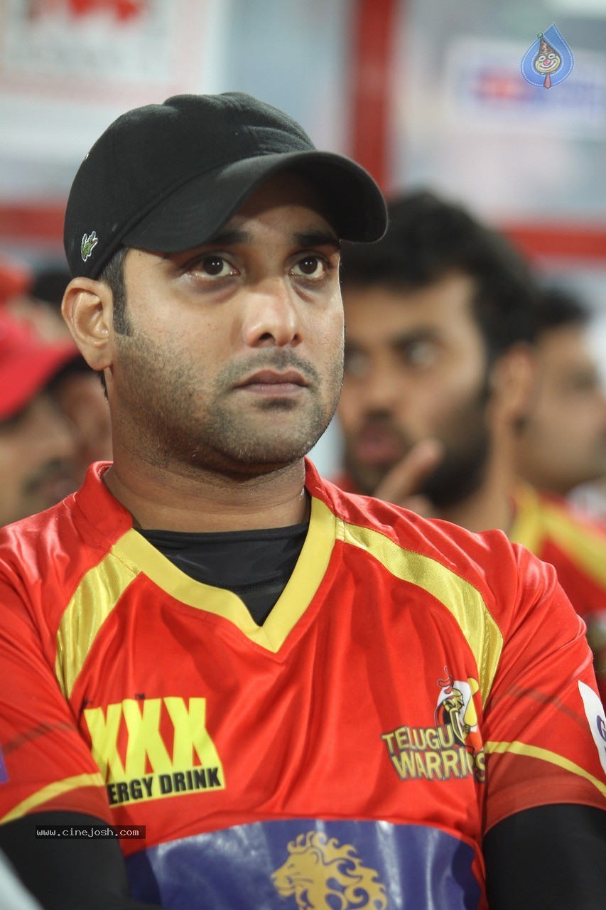 Telugu Warriors Vs Mumbai Heroes Match Photos - 36 / 150 photos