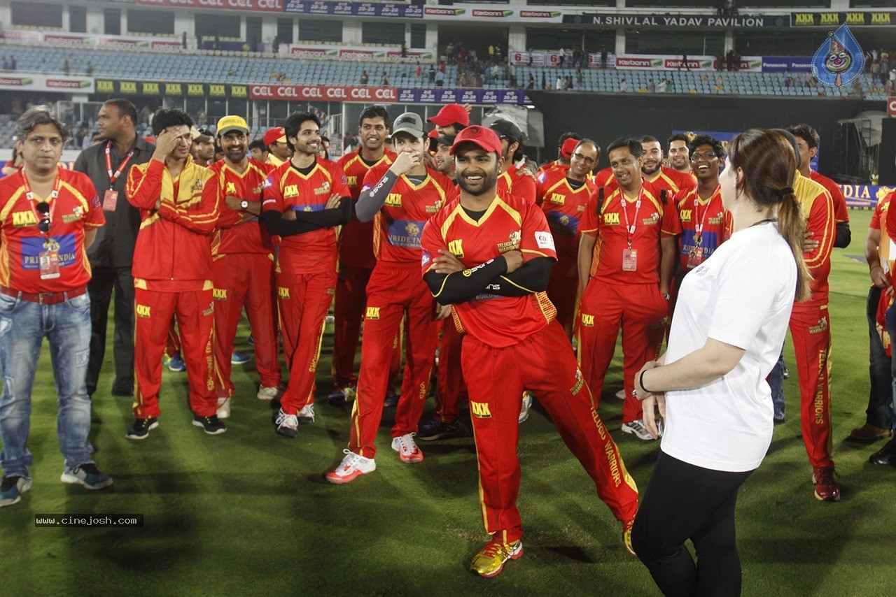 Telugu Warriors Vs Mumbai Heroes Match Photos - 65 / 150 photos