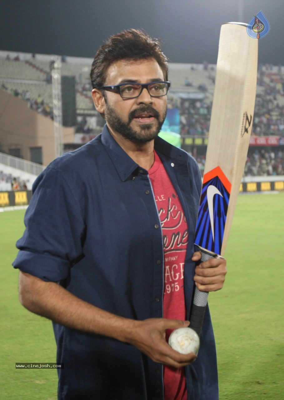 Telugu Warriors Vs Mumbai Heroes Match Photos - 66 / 150 photos