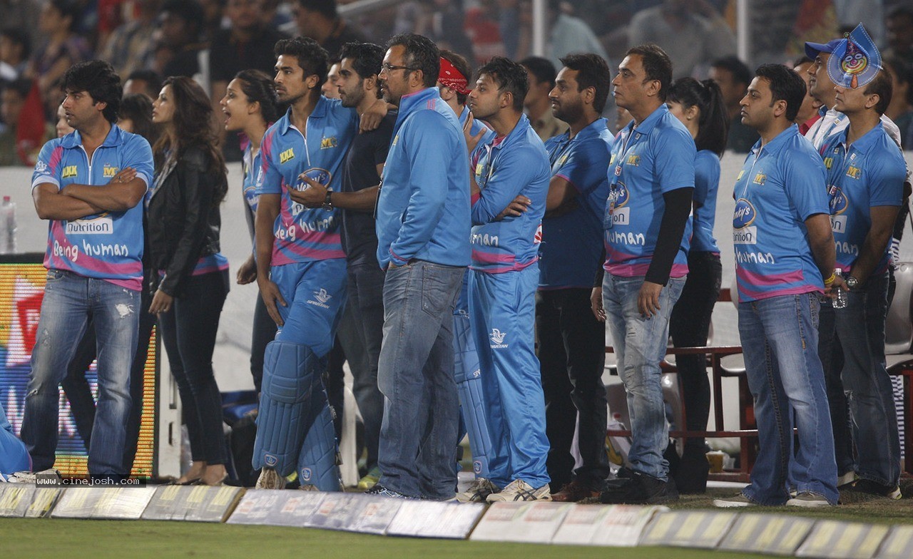 Telugu Warriors Vs Mumbai Heroes Match Photos - 126 / 150 photos