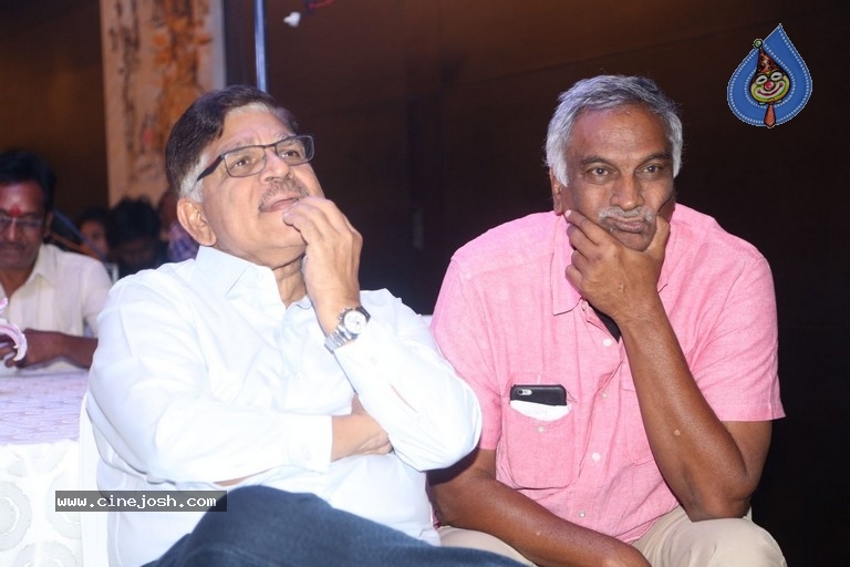 Tera Venuka Dasari Book Launched by Chiranjeevi - 18 / 61 photos