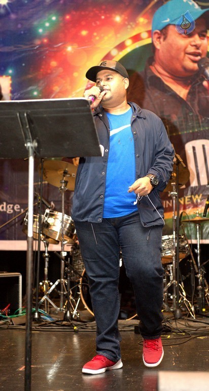 Thaman NJ Live Concert - 49 / 51 photos