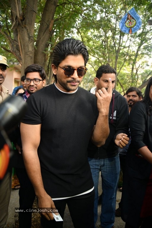 Tollywood Celebrities Cast their Votes  - 24 / 63 photos