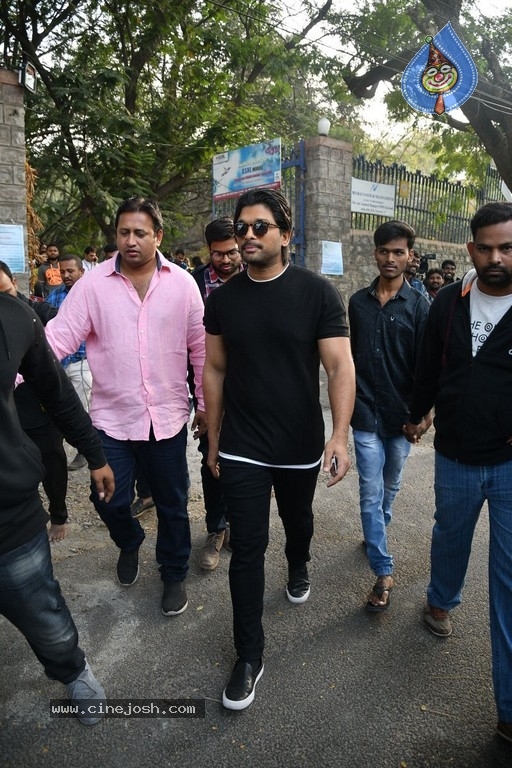Tollywood Celebrities Cast their Votes  - 37 / 63 photos