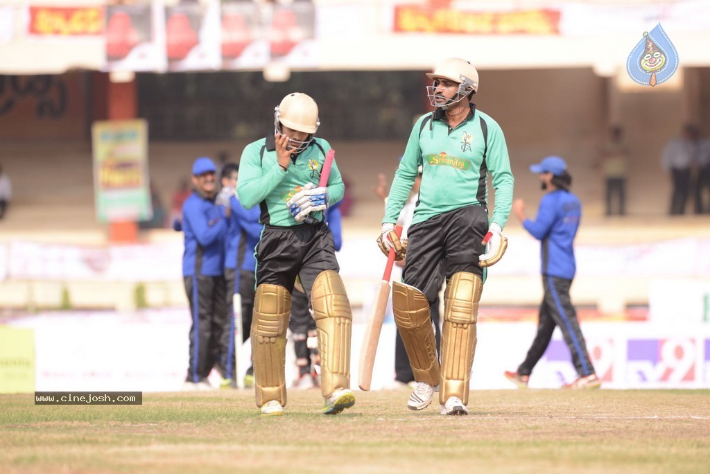Tollywood Cricket Match in Vijayawada 01 - 10 / 163 photos