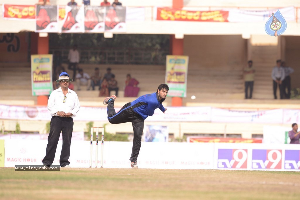 Tollywood Cricket Match in Vijayawada 01 - 13 / 163 photos