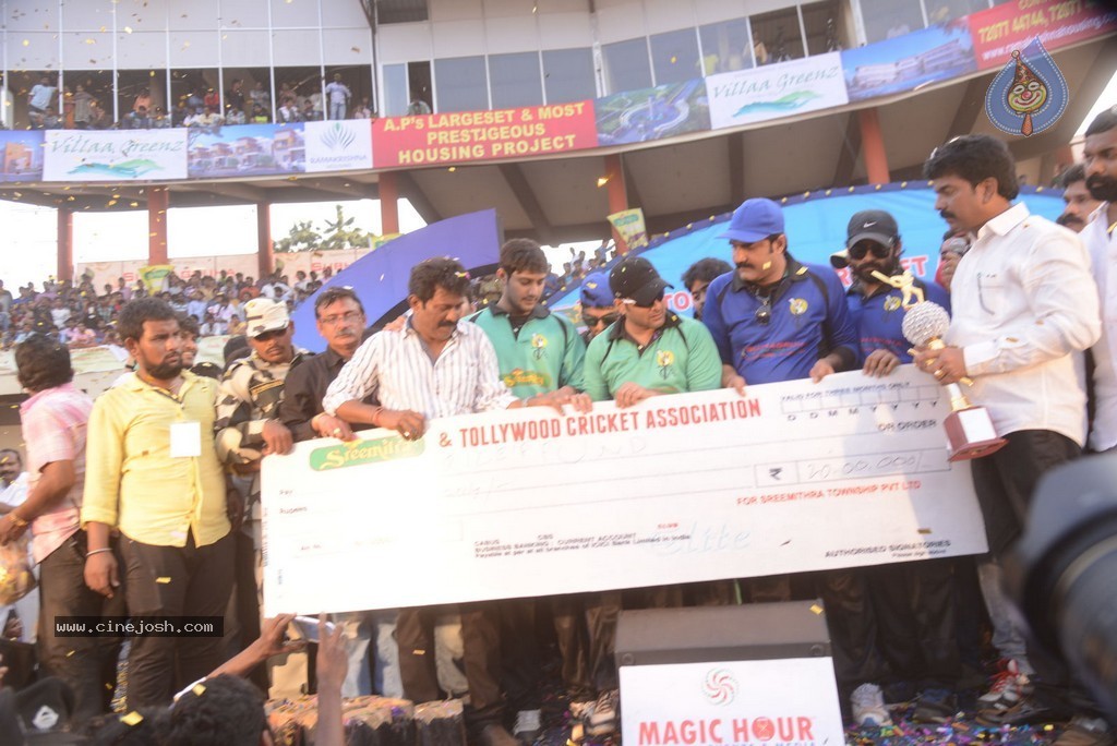 Tollywood Cricket Match in Vijayawada 01 - 15 / 163 photos