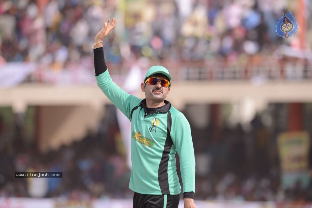 Tollywood Cricket Match in Vijayawada 01 - 18 / 163 photos