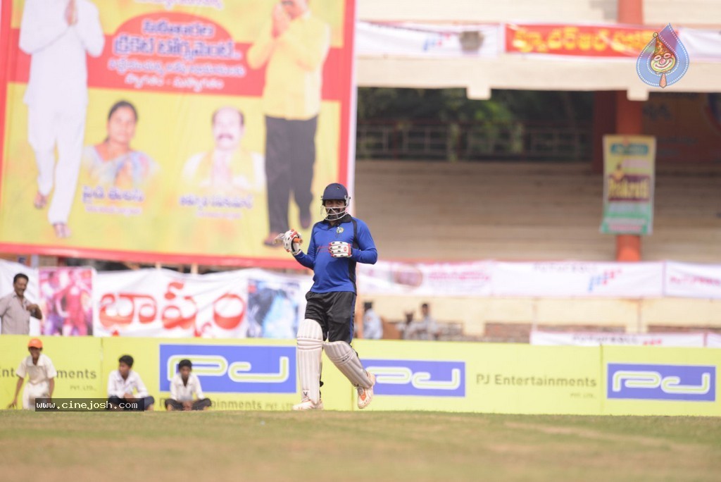 Tollywood Cricket Match in Vijayawada 01 - 36 / 163 photos
