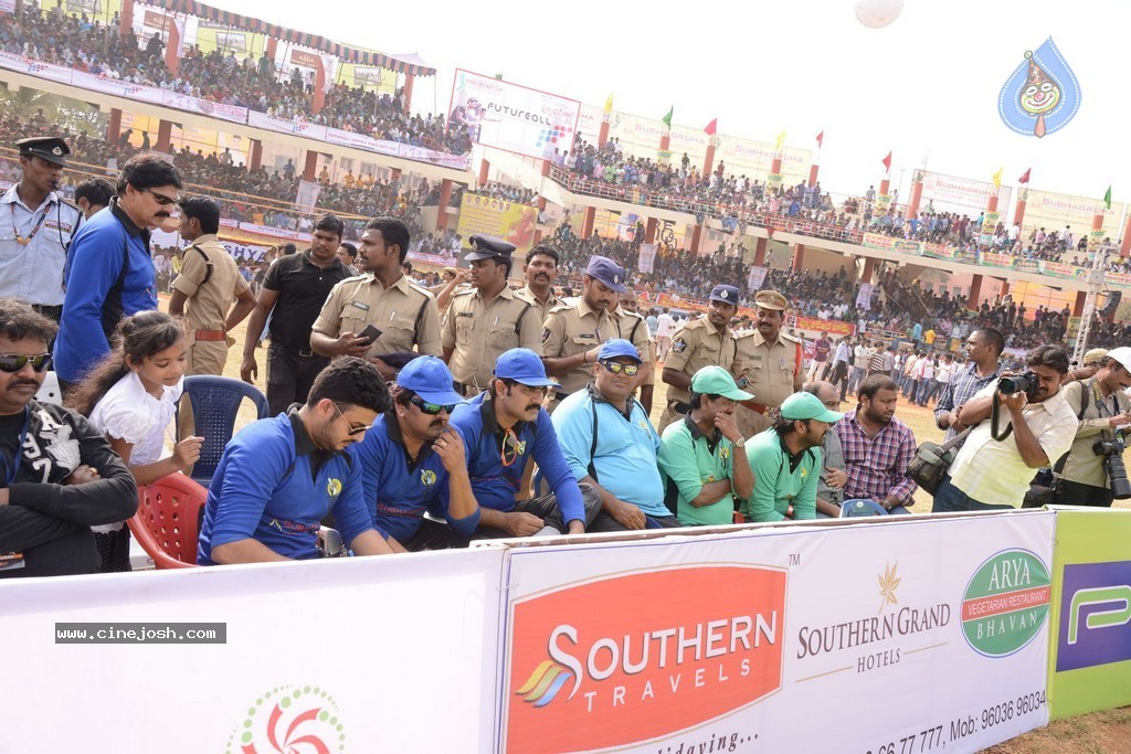 Tollywood Cricket Match in Vijayawada 01 - 37 / 163 photos