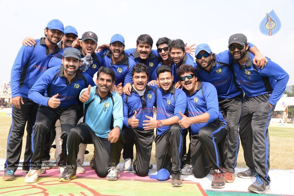Tollywood Cricket Match in Vijayawada 01 - 41 / 163 photos