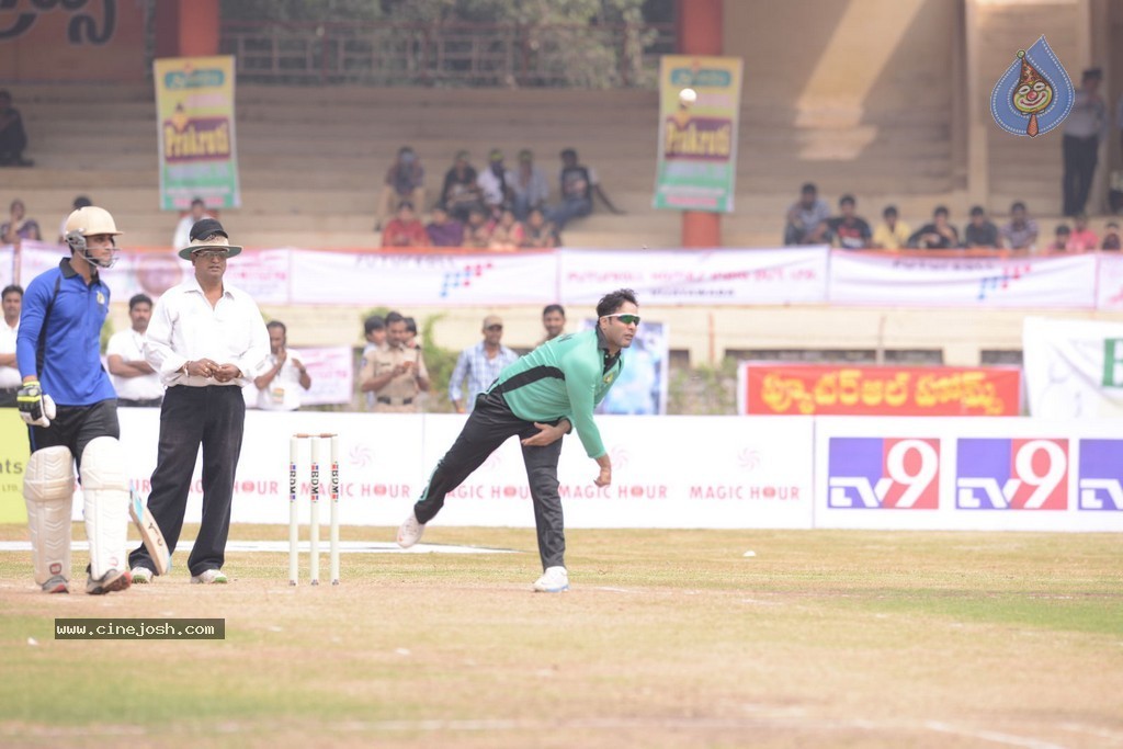 Tollywood Cricket Match in Vijayawada 01 - 51 / 163 photos