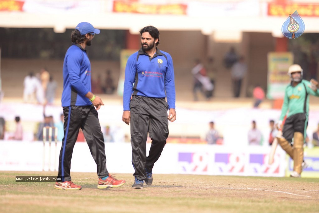 Tollywood Cricket Match in Vijayawada 01 - 58 / 163 photos