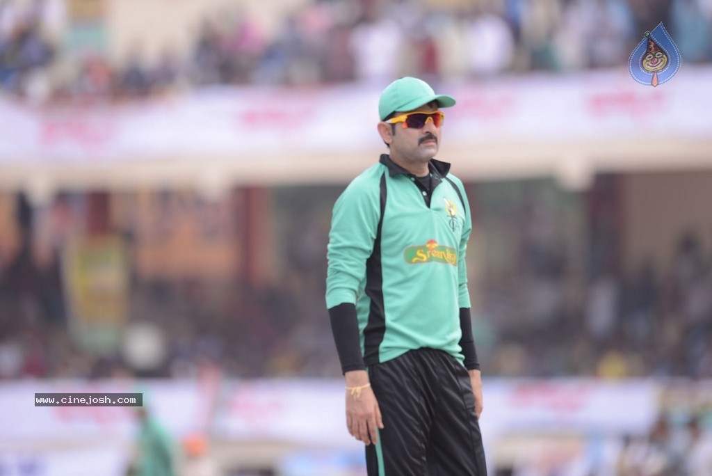 Tollywood Cricket Match in Vijayawada 01 - 75 / 163 photos