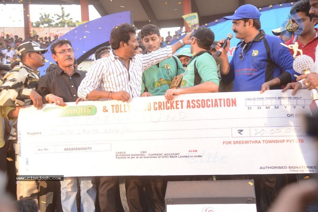 Tollywood Cricket Match in Vijayawada 01 - 142 / 163 photos