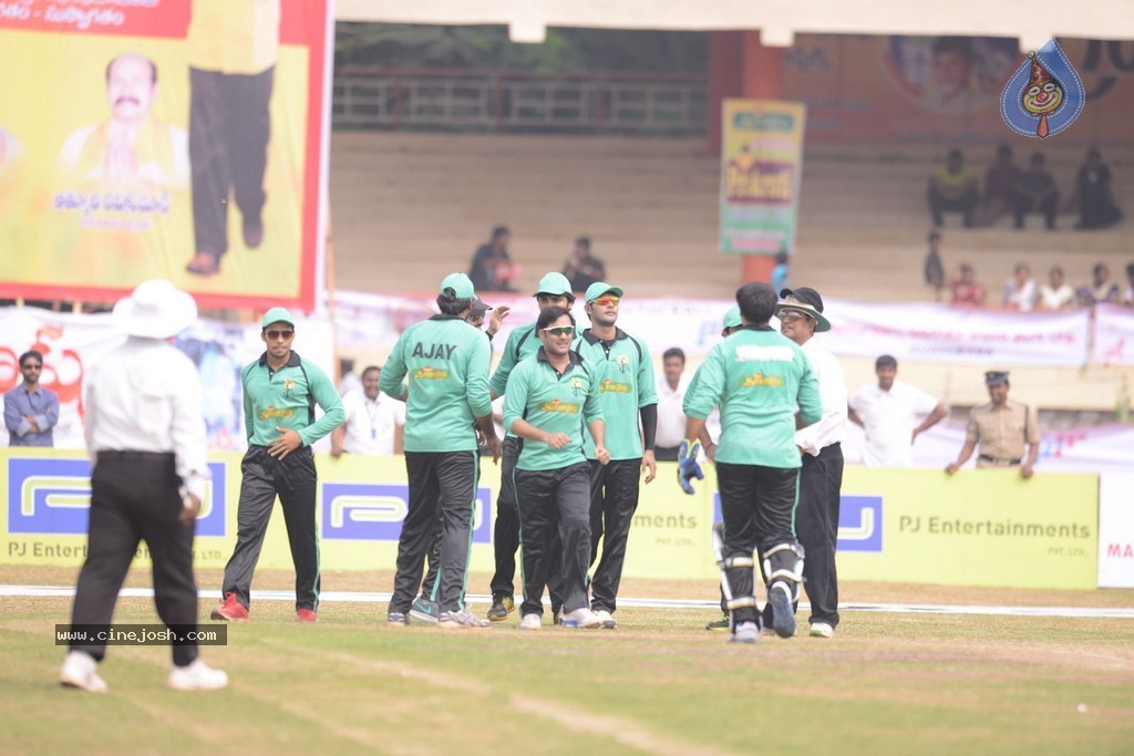 Tollywood Cricket Match in Vijayawada 01 - 145 / 163 photos