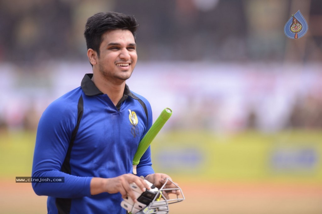 Tollywood Cricket Match in Vijayawada 01 - 149 / 163 photos