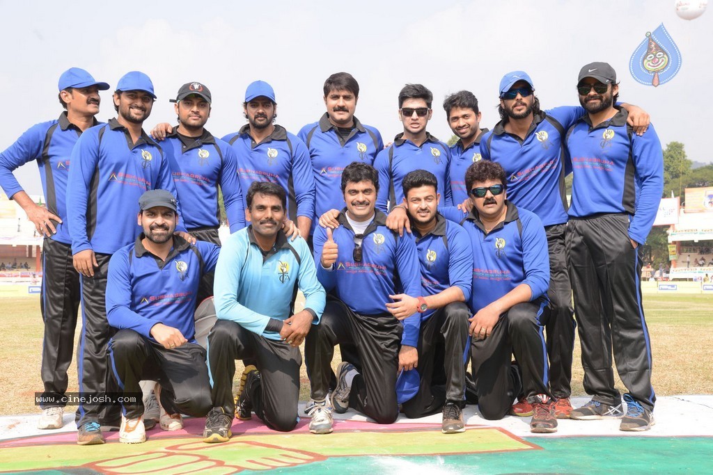 Tollywood Cricket Match in Vijayawada 01 - 155 / 163 photos