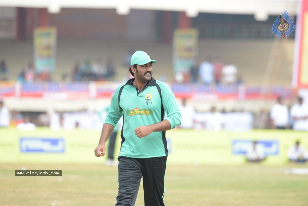 Tollywood Cricket Match in Vijayawada 01 - 159 / 163 photos
