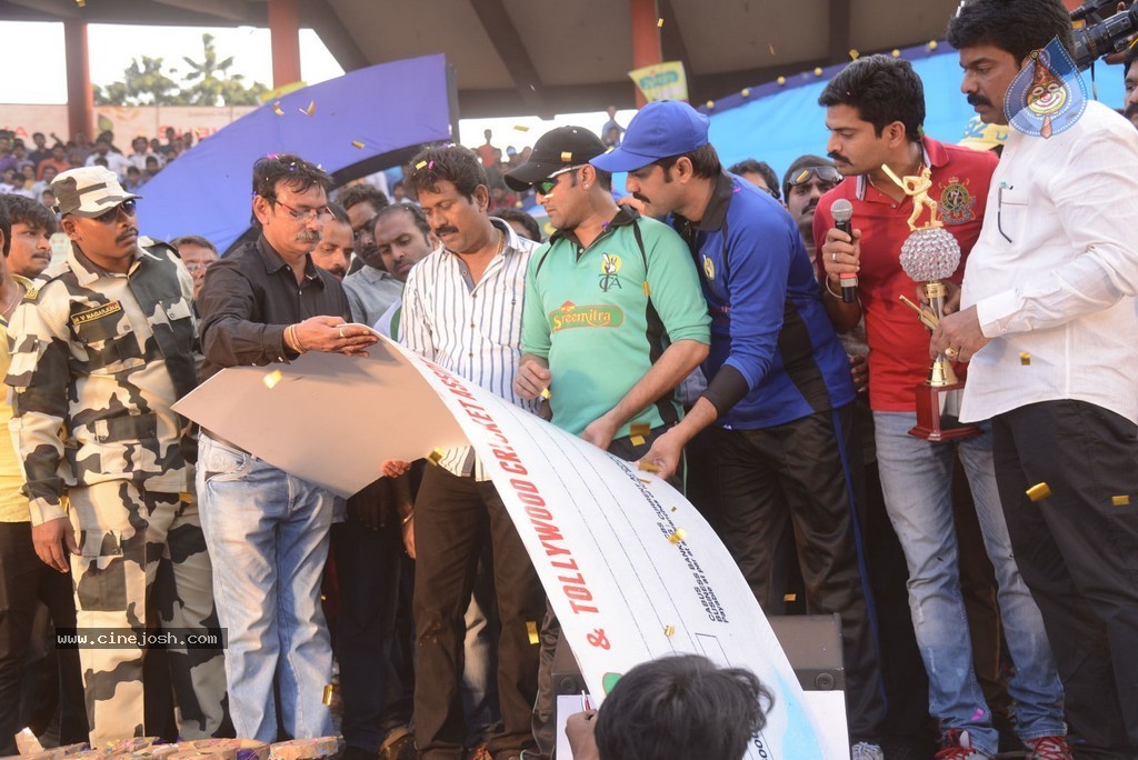 Tollywood Cricket Match in Vijayawada 02 - 9 / 53 photos