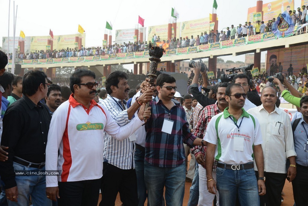 Tollywood Cricket Match in Vijayawada 02 - 15 / 53 photos