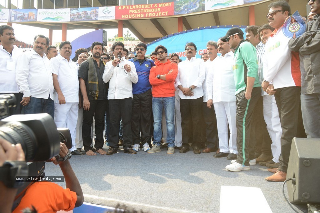 Tollywood Cricket Match in Vijayawada 02 - 16 / 53 photos