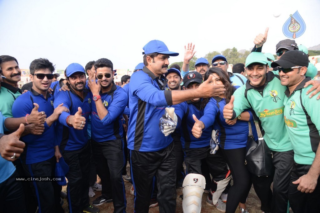 Tollywood Cricket Match in Vijayawada 02 - 17 / 53 photos