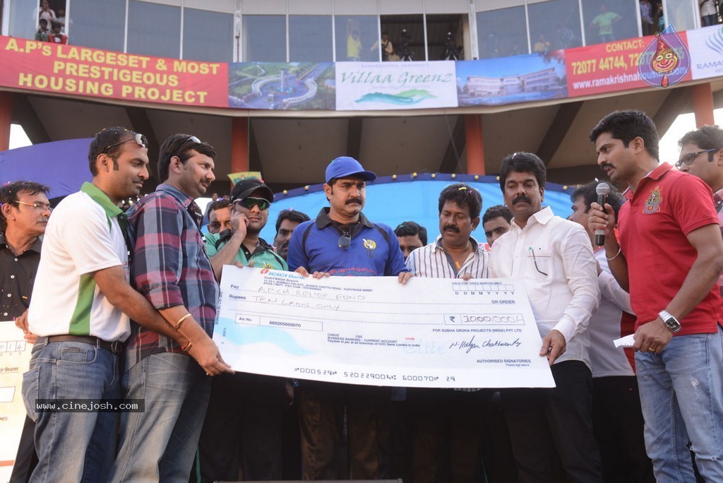 Tollywood Cricket Match in Vijayawada 02 - 20 / 53 photos