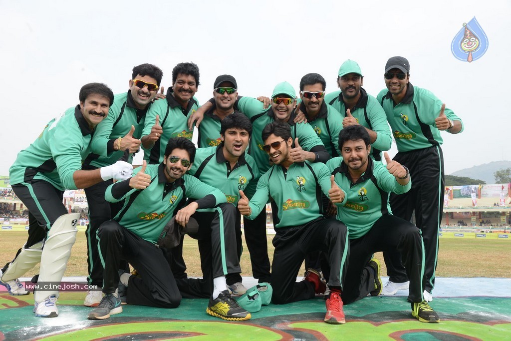 Tollywood Cricket Match in Vijayawada 02 - 24 / 53 photos