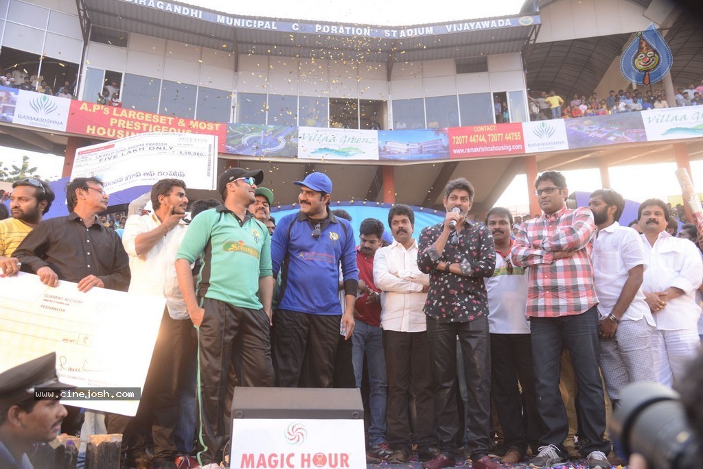 Tollywood Cricket Match in Vijayawada 02 - 26 / 53 photos