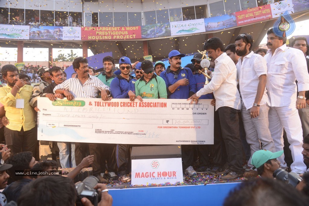 Tollywood Cricket Match in Vijayawada 02 - 27 / 53 photos