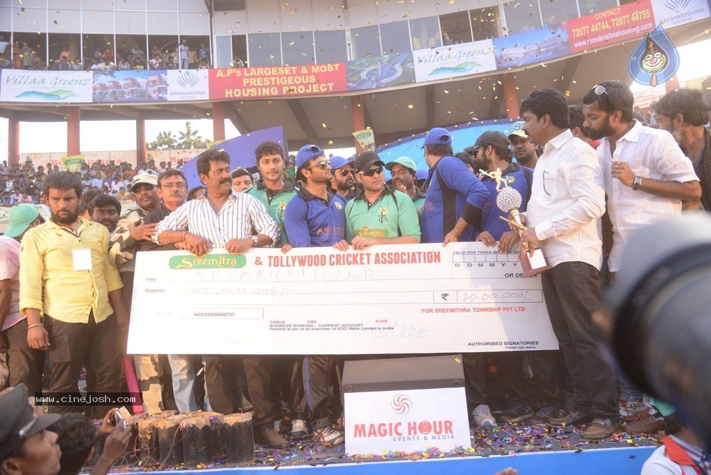 Tollywood Cricket Match in Vijayawada 02 - 28 / 53 photos