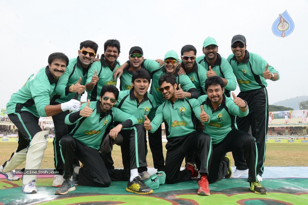 Tollywood Cricket Match in Vijayawada 02 - 29 / 53 photos