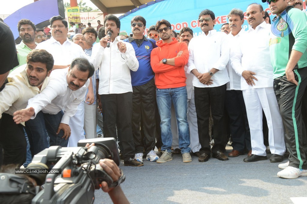 Tollywood Cricket Match in Vijayawada 02 - 39 / 53 photos