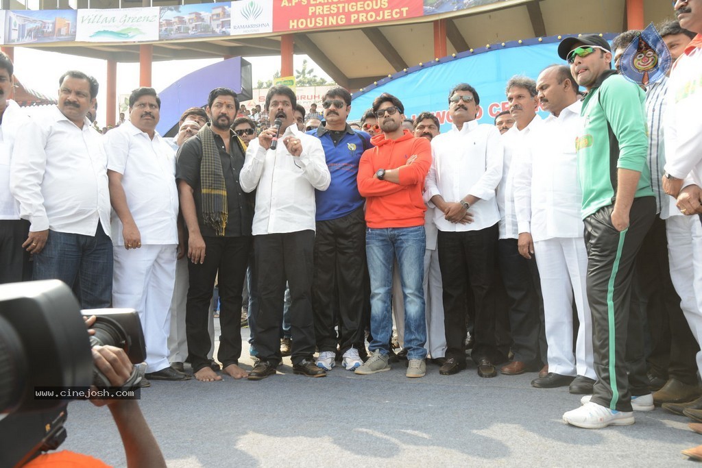 Tollywood Cricket Match in Vijayawada 02 - 41 / 53 photos