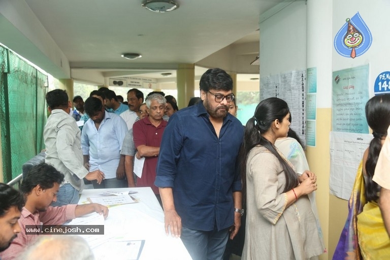 Tollywood Stars Cast their Votes 2018 - 2 / 103 photos