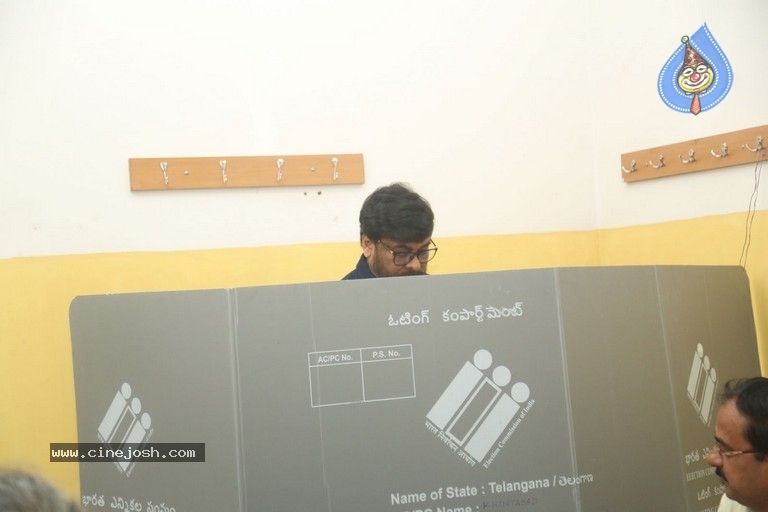 Tollywood Stars Cast their Votes 2018 - 29 / 103 photos