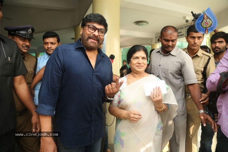 Tollywood Stars Cast their Votes 2018 - 33 / 103 photos