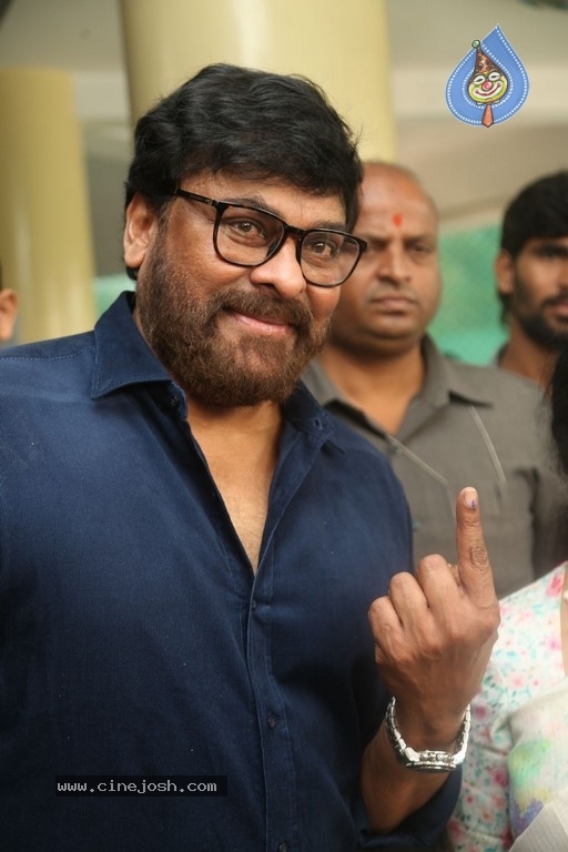 Tollywood Stars Cast their Votes 2018 - 39 / 103 photos