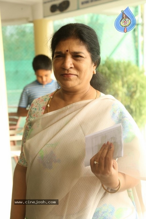 Tollywood Stars Cast their Votes 2018 - 47 / 103 photos