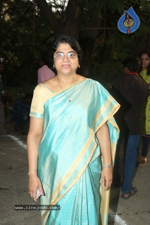 Tollywood Stars Cast their Votes 2018 - 63 / 103 photos