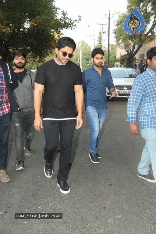 Tollywood Stars Cast their Votes 2018 - 64 / 103 photos