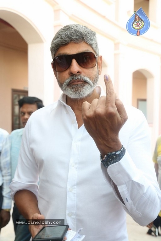 Tollywood Stars Cast their Votes 2018 - 67 / 103 photos