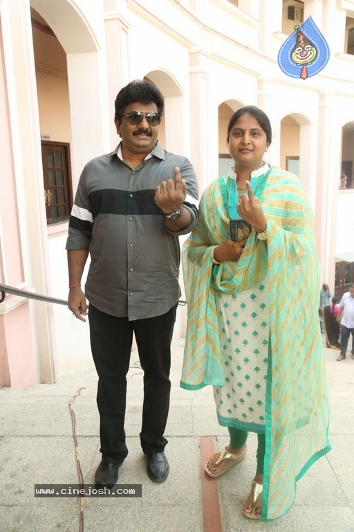 Tollywood Stars Cast their Votes 2018 - 69 / 103 photos
