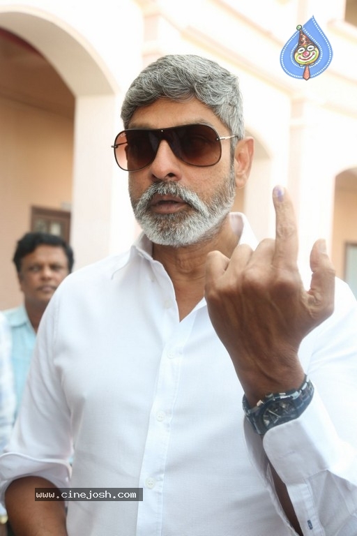 Tollywood Stars Cast their Votes 2018 - 74 / 103 photos