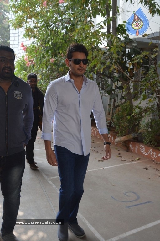 Tollywood Stars Cast their Votes 2018 - 76 / 103 photos