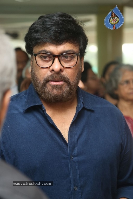Tollywood Stars Cast their Votes 2018 - 90 / 103 photos